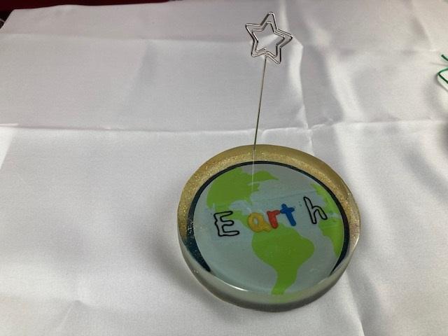 Art in the Earth Memo Holder